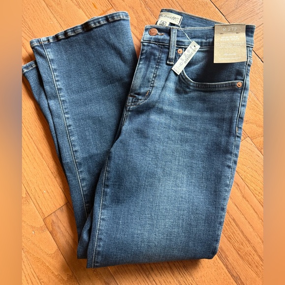 NWT Madewell Mid-Rise Kick Out Jeans in Dark Blue - Size 27P - Picture 2 of 6